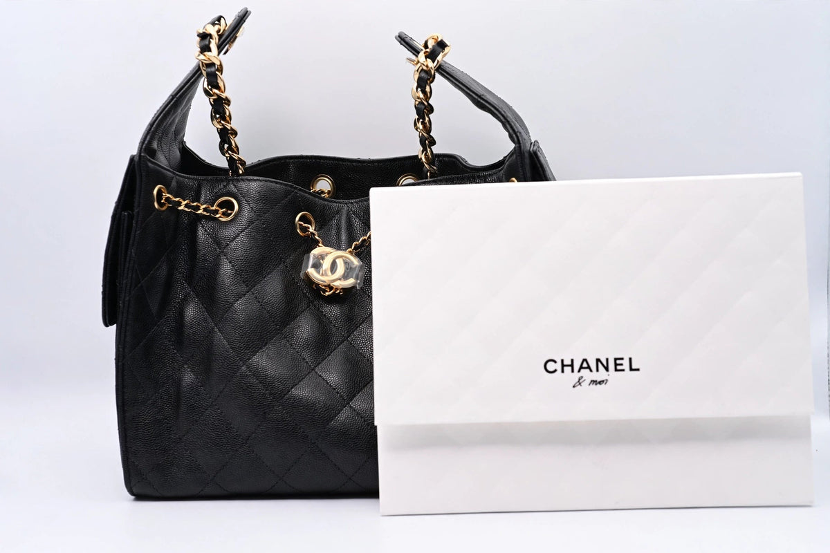 CHANEL 25 Small Handbag – Black Grained Calfskin