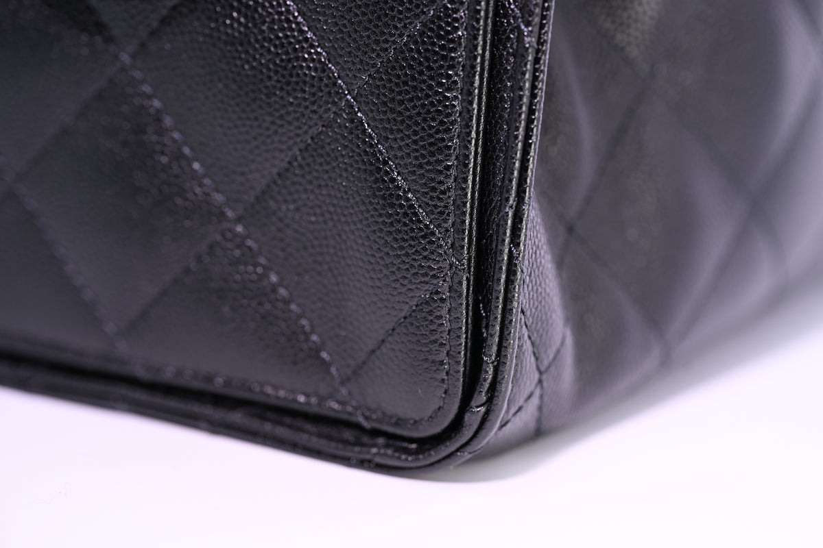 CHANEL 25 Small Handbag – Black Grained Calfskin