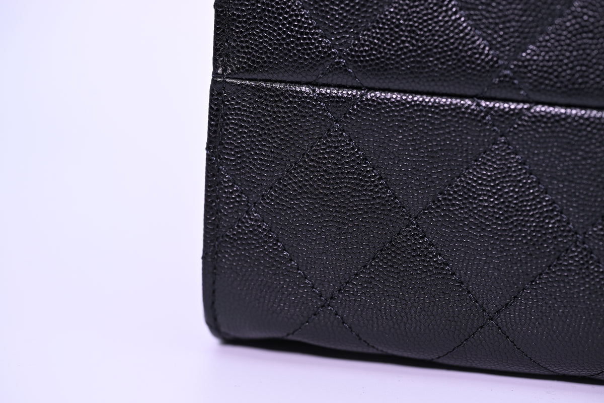 CHANEL 25 Small Handbag – Black Grained Calfskin